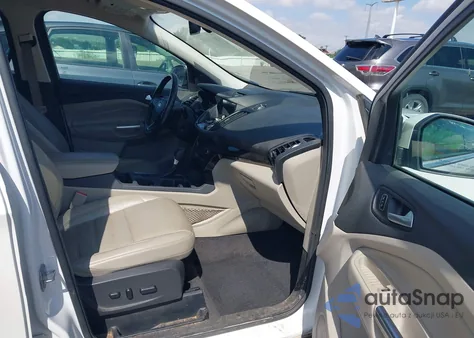 2017 Ford Escape Titanium из США, поврежденный, VIN 1FMCU0JD8HUB15366